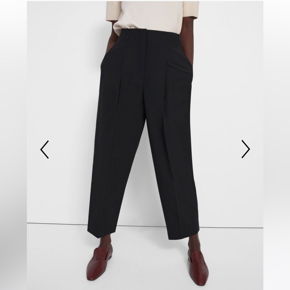 Theory Carrot Pleat pant in Rosina Crepe black 0 (but fits like 2) - Picture 4 of 16